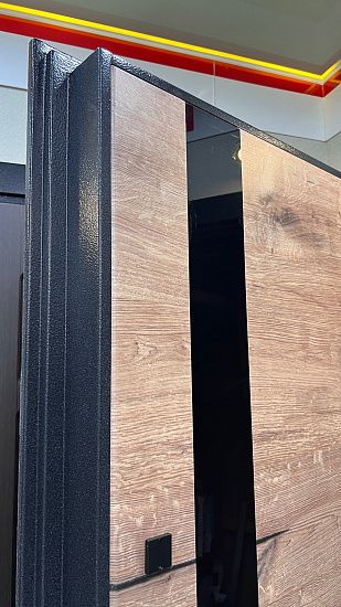 Входная дверь  